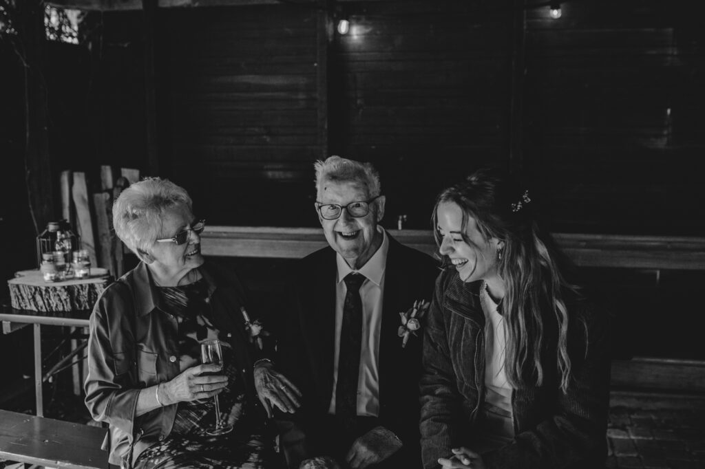 Opa & oma, bruiloft, B&B de Ruige Weide in Oudewater, bruid & bruidegom
