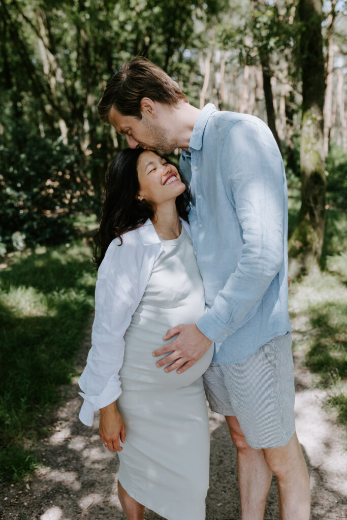 Zwangerschapsshoot | Buiten | In het bos | Hilversum | Zwanger | Liefde 