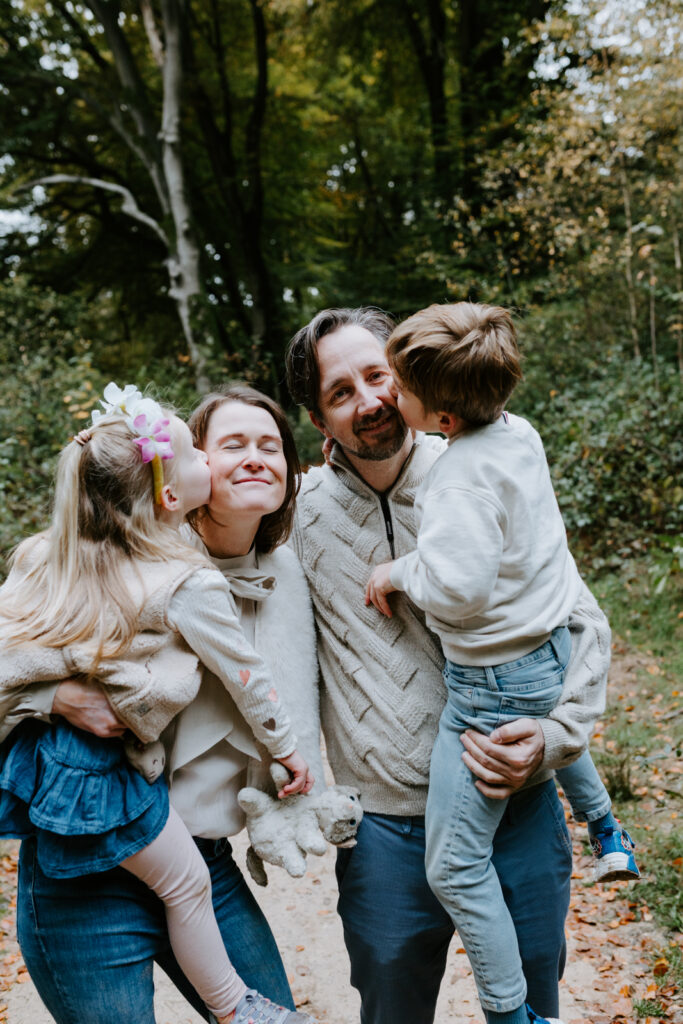 Gezinsfotoshoot in de natuur